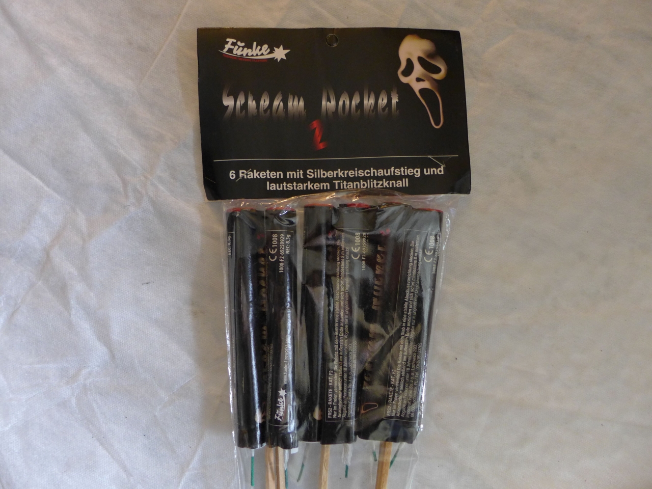 Salute Rockets FEUERWERK.net Datenbank | Funke Fajerwerki Scream Rocket 2 - Whistling ...