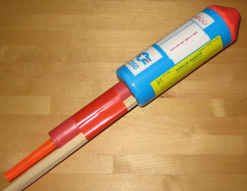 FEUERWERK.net Datenbank | Weco Feuerwerk Apollo-Rakete (Pappe)