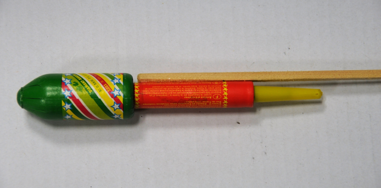 FEUERWERK.net Datenbank | Moog-Nico Diamant-Rakete [1986-1991, grüne ...